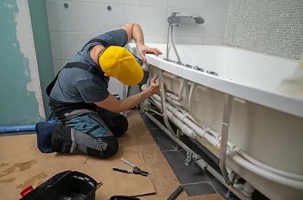 Установка сантехники Алматы — смеситель, раковина, унитаз